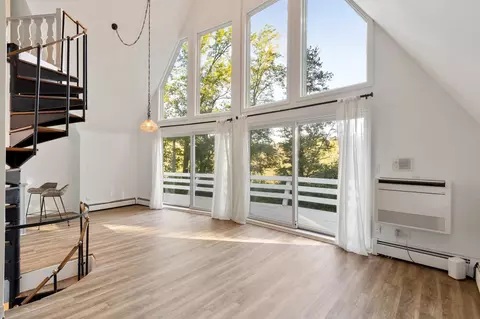 Living - 10 Pine Rd, North Hampton, NH 03862 photo 9 of 10