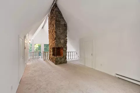 Living - 10 Pine Rd, North Hampton, NH 03862 photo 6 of 10