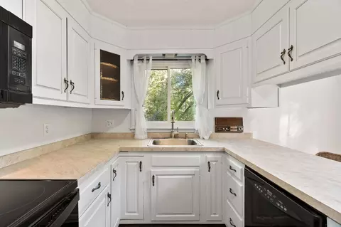 Kitchen - 10 Pine Rd, North Hampton, NH 03862 photo 4 of 8