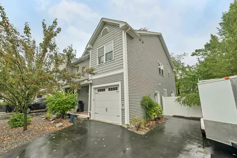 45 Varney St, Manchester, NH 03102