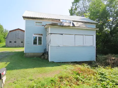 4748 Lake Rd, Franklin, VT 05457