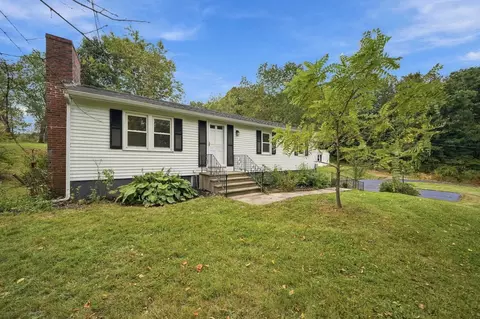 136 Haverhill Rd, Chester, NH 03036