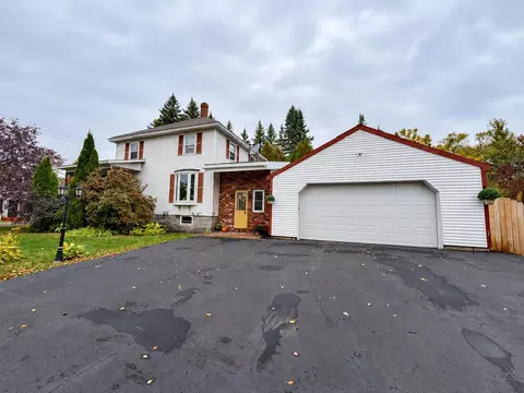 1800 Hutchins St, Berlin, NH 03570