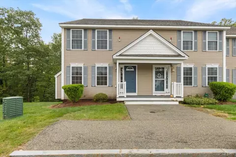 68 Overlook Cir #68, Hudson, NH 03051