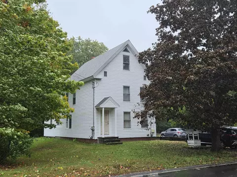 5 Whittier St, Newton, NH 03858