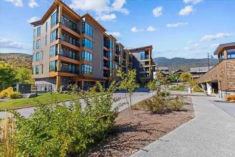 69 Hourglass Dr #205, Stowe, VT 05672