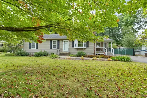 175 Glen Forest Dr, Manchester, NH 03109