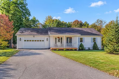 146 Timber Ln, Littleton, NH 03561
