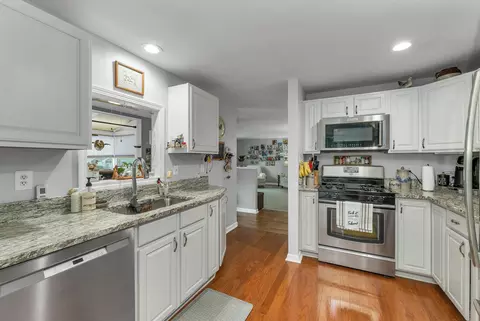 Kitchen - 54 Saint John Ln #1, Hampstead, NH 03841 photo 1 of 3