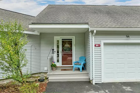 54 Saint John Ln #1, Hampstead, NH 03841