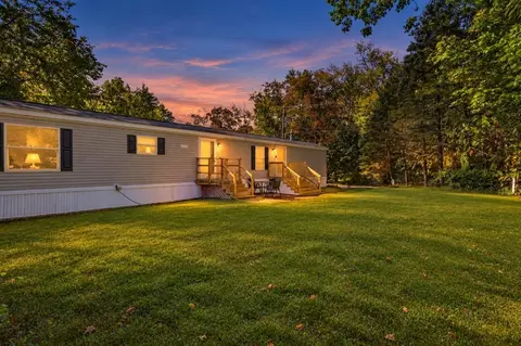 26 Mildred Ave, Raymond, NH 03077