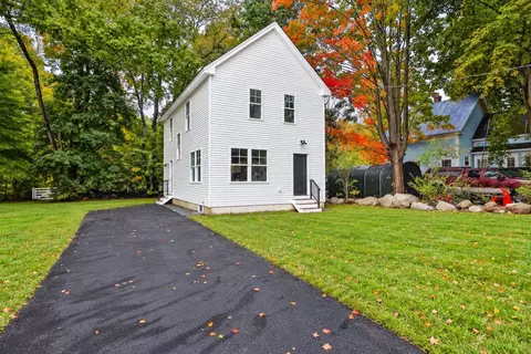 18 Church St, Hillsborough, NH 03244
