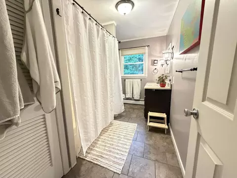 Bath - 87 Colonial Dr, Mendon, VT 05701 photo 1 of 7
