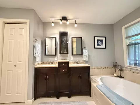 Bath - 87 Colonial Dr, Mendon, VT 05701 photo 6 of 7