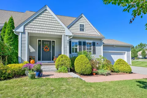 251 Villager Rd, Chester, NH 03036
