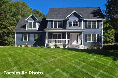 14 Lovell Rd, Stratham, NH 03885