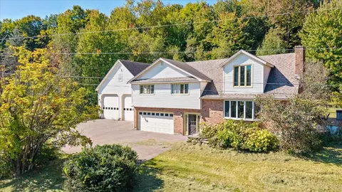 1883 Pond Rd, Hinesburg, VT 05461