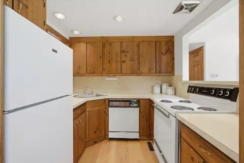 Kitchen - 400 Spring Brook Rd, Arlington, VT 05250 photo 4 of 4