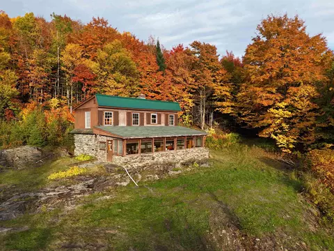 69 Toad Pond Hts, Morgan, VT 05853