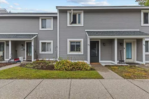 307 Sugartree Ln, South Burlington, VT 05403