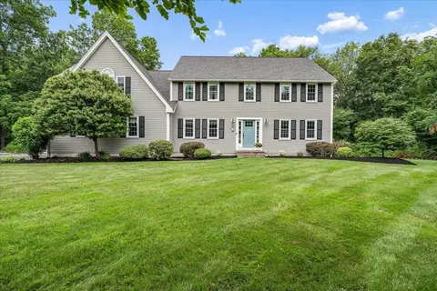 12 Jorgenson Ln, Hampstead, NH 03841