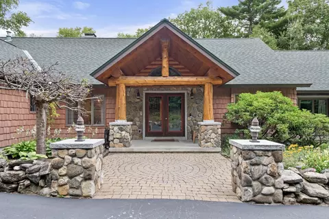 33 Indian Point Rd, Hebron, NH 03241