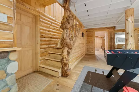 Entry Way - 33 Indian Point Rd, Hebron, NH 03241 photo 6 of 7