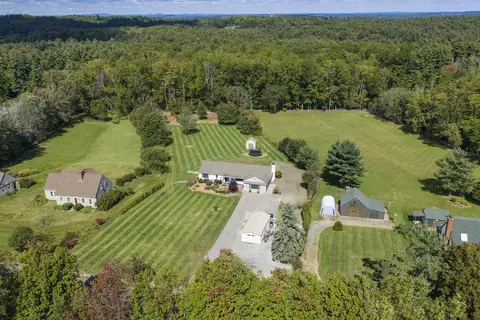 59 Stumpfield Rd, Kensington, NH 03833