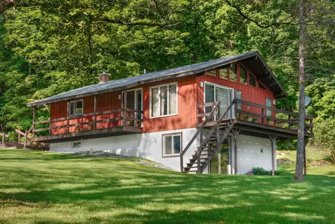 1876 Blackmer Blvd, Stockbridge, VT 05772