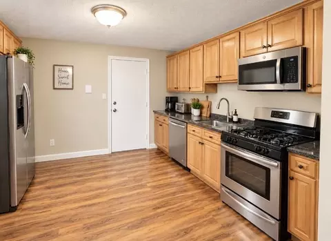 5 Lancelot Ct #6, Salem, NH 03079