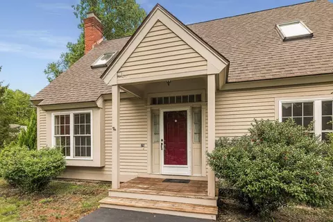 26 Stratham Green Rd, Stratham, NH 03885