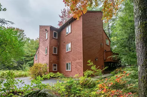 13 Parker Rd, Brookline, NH 03033