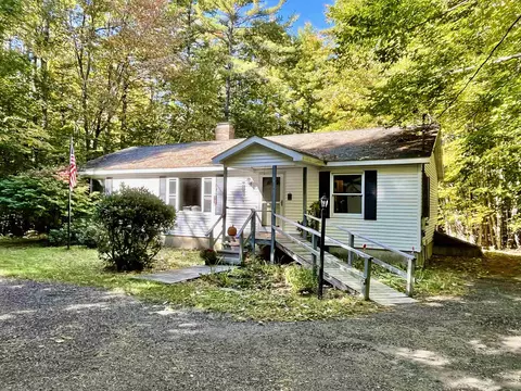 4 Old Town Rd, Tuftonboro, NH 03816