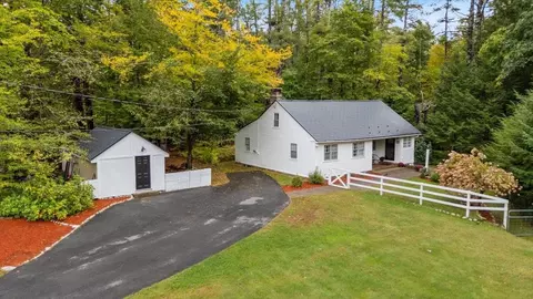 13 Old Stagecoach Rd, Hopkinton, NH 03229