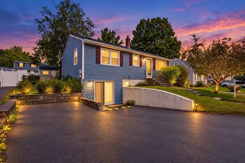 77 Coburn St, Manchester, NH 03102