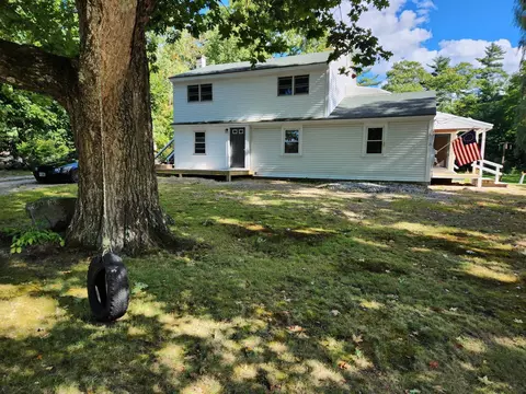 21 Waumbeck Rd, Wolfeboro, NH 03894