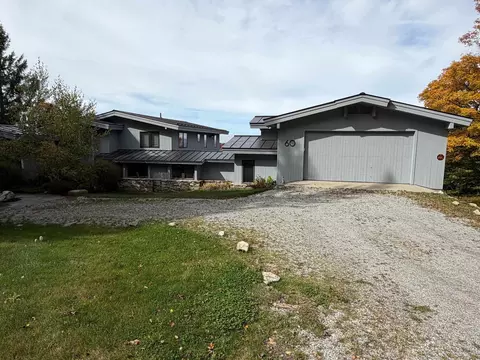 60 W Ridge Rd, Winhall, VT 05340