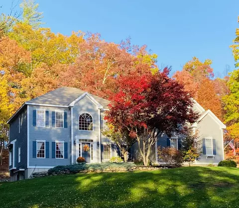 39 Colonel Daniels Dr, Bedford, NH 03110
