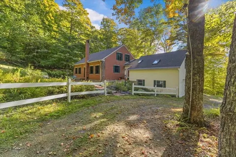 1646 Sweet Rd, Waterbury, VT 05677