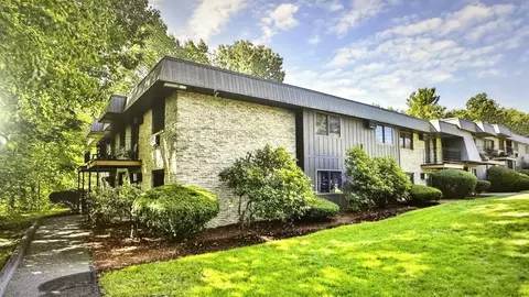 12 Strawberry Bank Rd #11, Nashua, NH 03062
