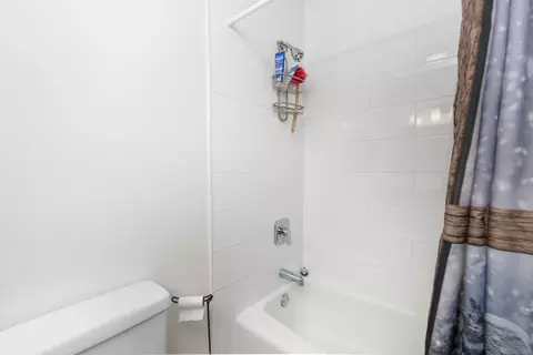 Bath - 768 E Mountain Rd #C2, Killington, VT 05751 photo 3 of 3
