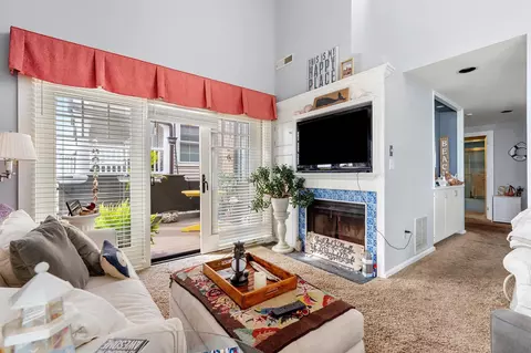 Living - 365 Ocean Blvd, Hampton, NH 03842 photo 2 of 4