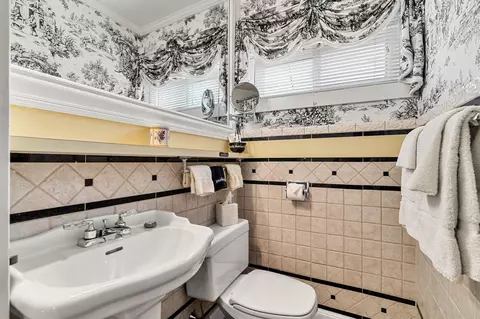 Bath - 365 Ocean Blvd, Hampton, NH 03842 photo 1 of 2
