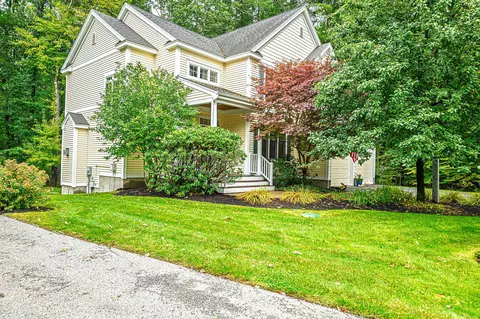 7 Drumlin Rd, Stratham, NH 03885