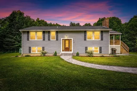 30 Thornton Rd, New Boston, NH 03070