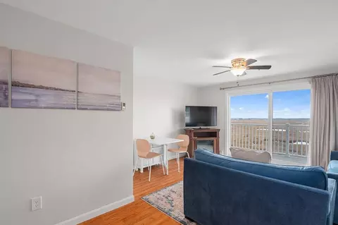 Living - 611 Ocean Blvd #3, Hampton, NH 03842 photo 5 of 5