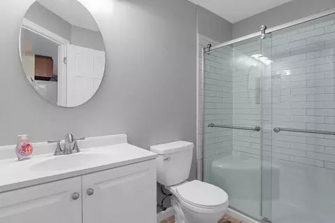 Bath - 611 Ocean Blvd #3, Hampton, NH 03842 photo 1 of 2