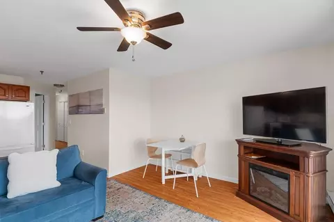 Living - 611 Ocean Blvd #3, Hampton, NH 03842 photo 4 of 5