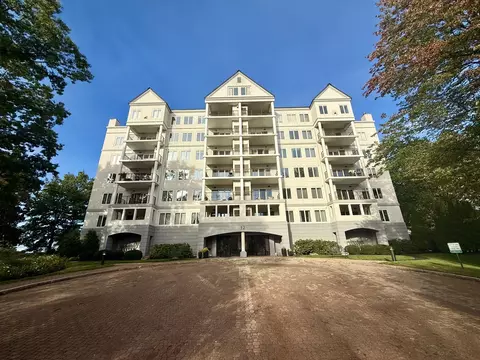 12 Mountain Laurels Dr #308, Nashua, NH 03062