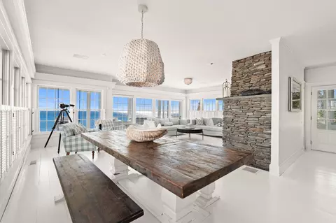 Dining - 1016 Ocean Blvd, Hampton, NH 03842 photo 2 of 3